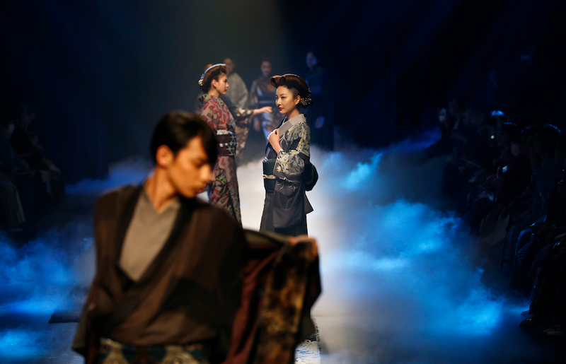Illustration for article titled Kimonos in the Mist at Tokyo Fashion Week